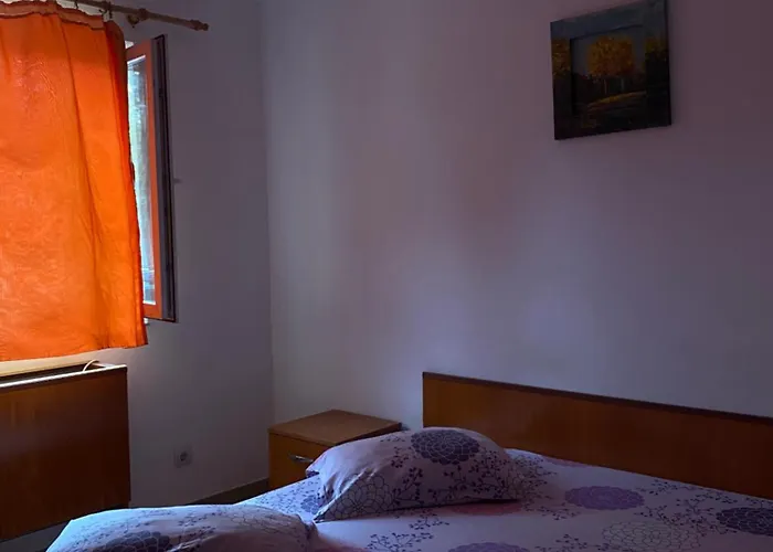 Вілла Quiet Garden 1st Floor Бухарест